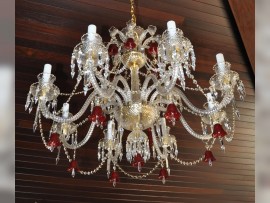 Lustre en cristal de style de Baccarat avec cloches rouges