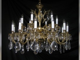 Massive crystal chandelier made of cast brass 18 bulbs